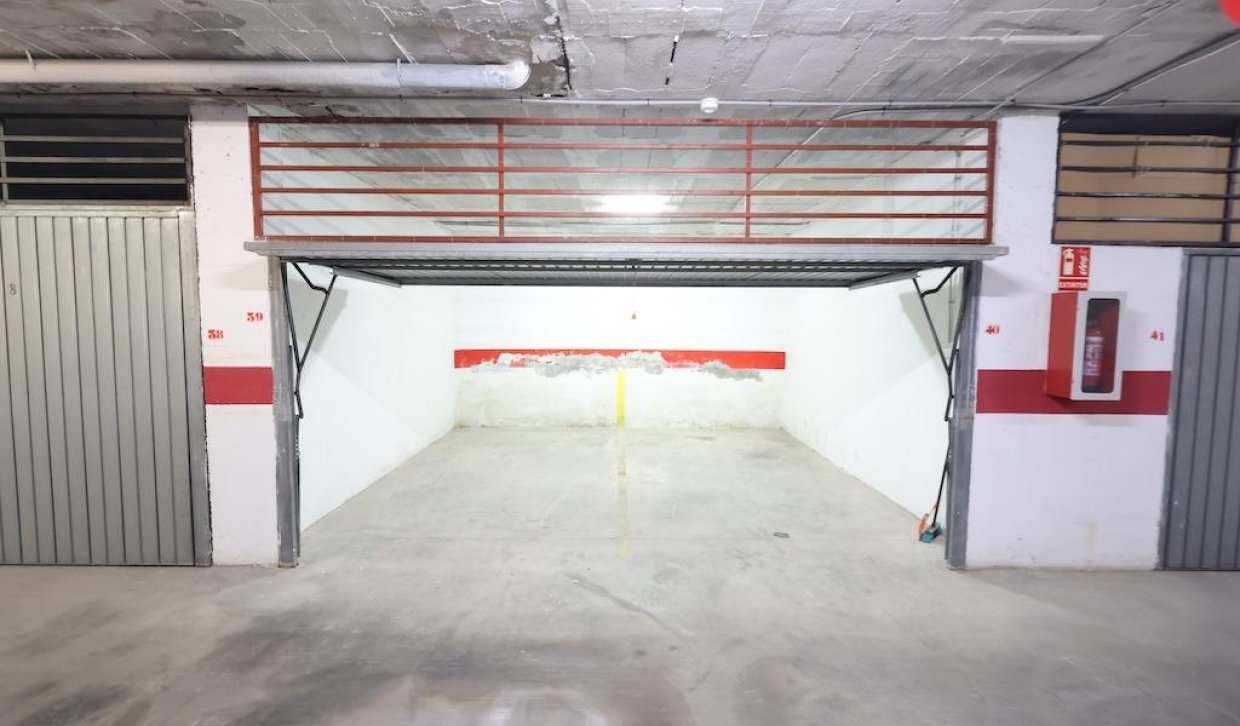 Bestaande woning  - Garage - Torrevieja - Los Frutales