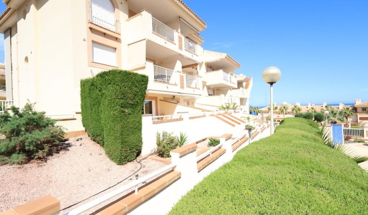 Resale - Apartment  - Orihuela Costa - Campoamor