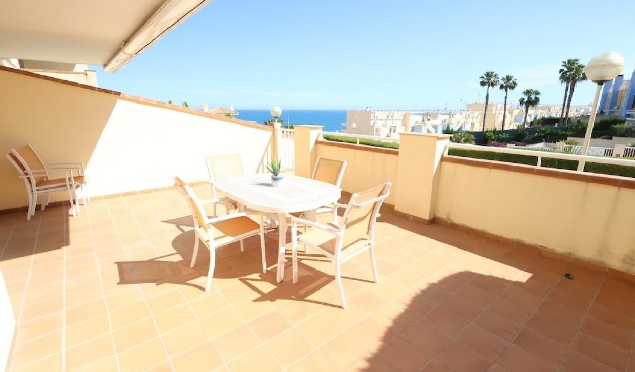 Resale - Apartment  - Orihuela Costa - Campoamor