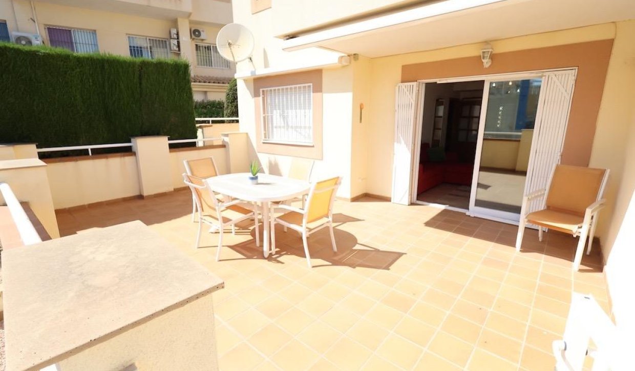 Resale - Apartment  - Orihuela Costa - Campoamor