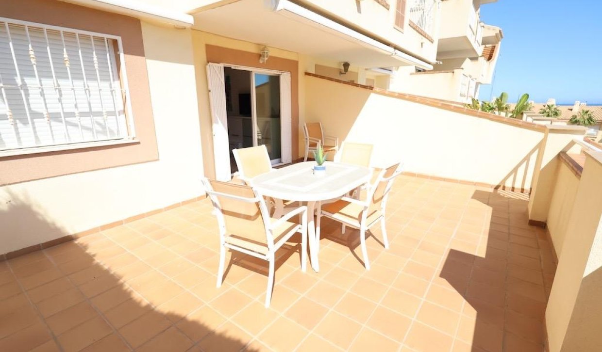 Resale - Apartment  - Orihuela Costa - Campoamor