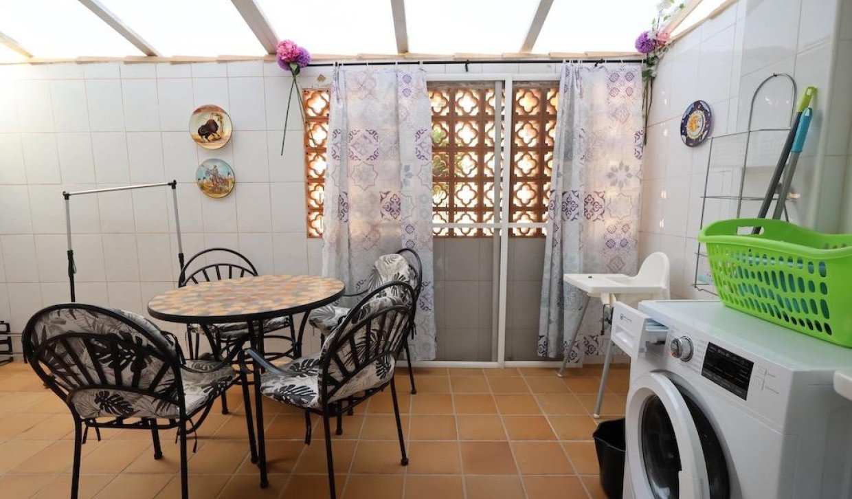 Resale - Apartment  - Orihuela Costa - Campoamor