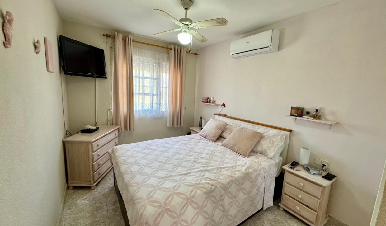 Segunda Mano - Chalet - Torrevieja - Los Altos