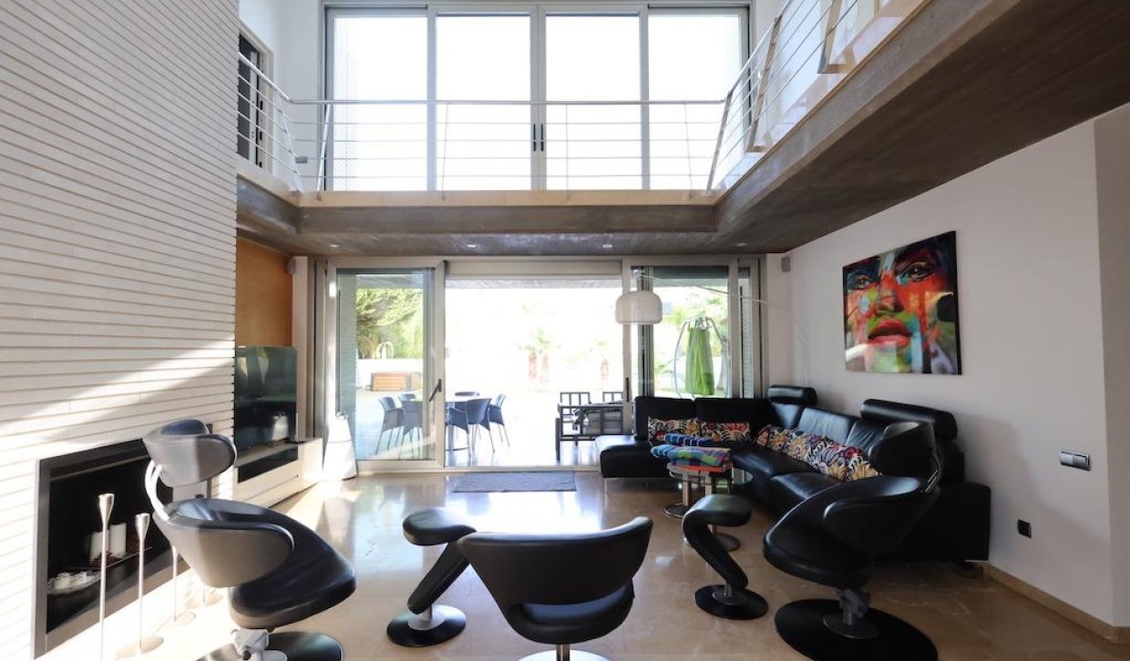 Resale - Villa - Orihuela Costa - Campoamor