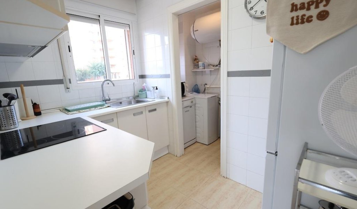 Resale - Apartment  - Orihuela Costa - Campoamor