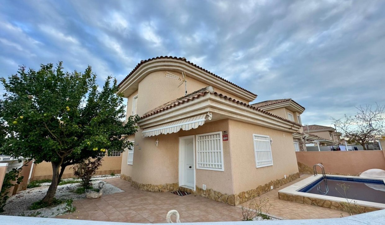 Segunda Mano - Chalet - Torrevieja - Los Balcones - Los Altos del Edén