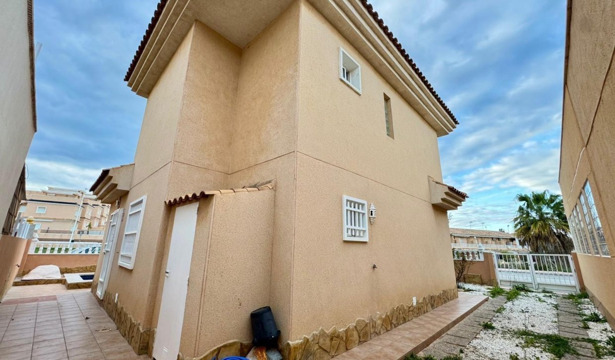 Segunda Mano - Chalet - Torrevieja - Los Balcones - Los Altos del Edén