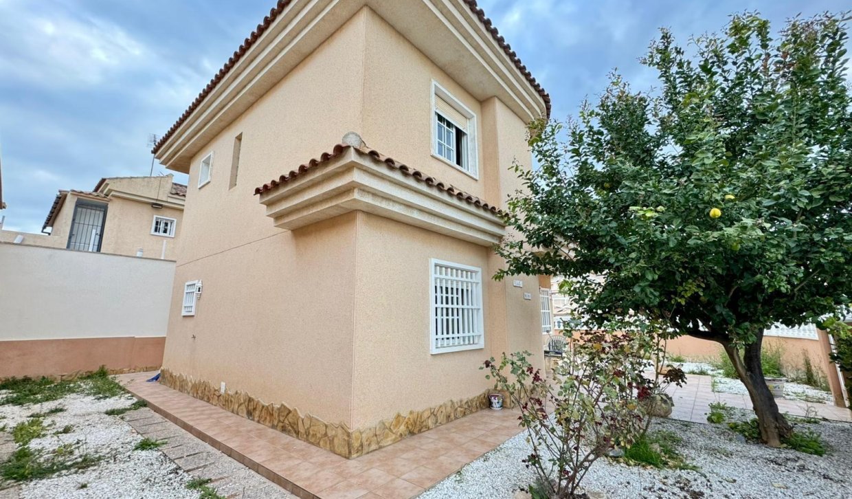 Segunda Mano - Chalet - Torrevieja - Los Balcones - Los Altos del Edén