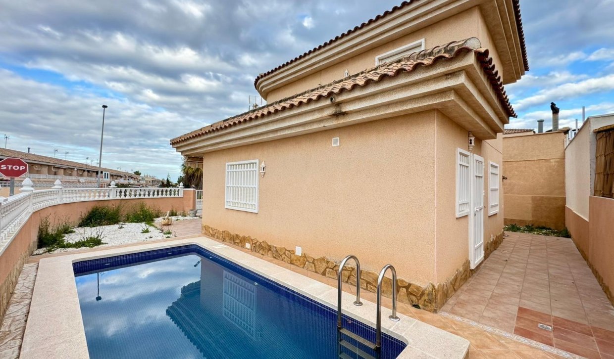 Segunda Mano - Chalet - Torrevieja - Los Balcones - Los Altos del Edén