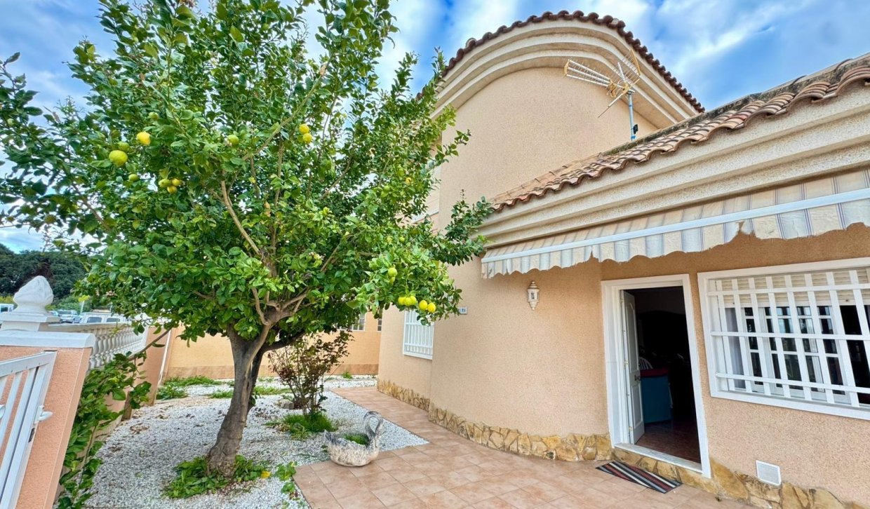 Segunda Mano - Chalet - Torrevieja - Los Balcones - Los Altos del Edén