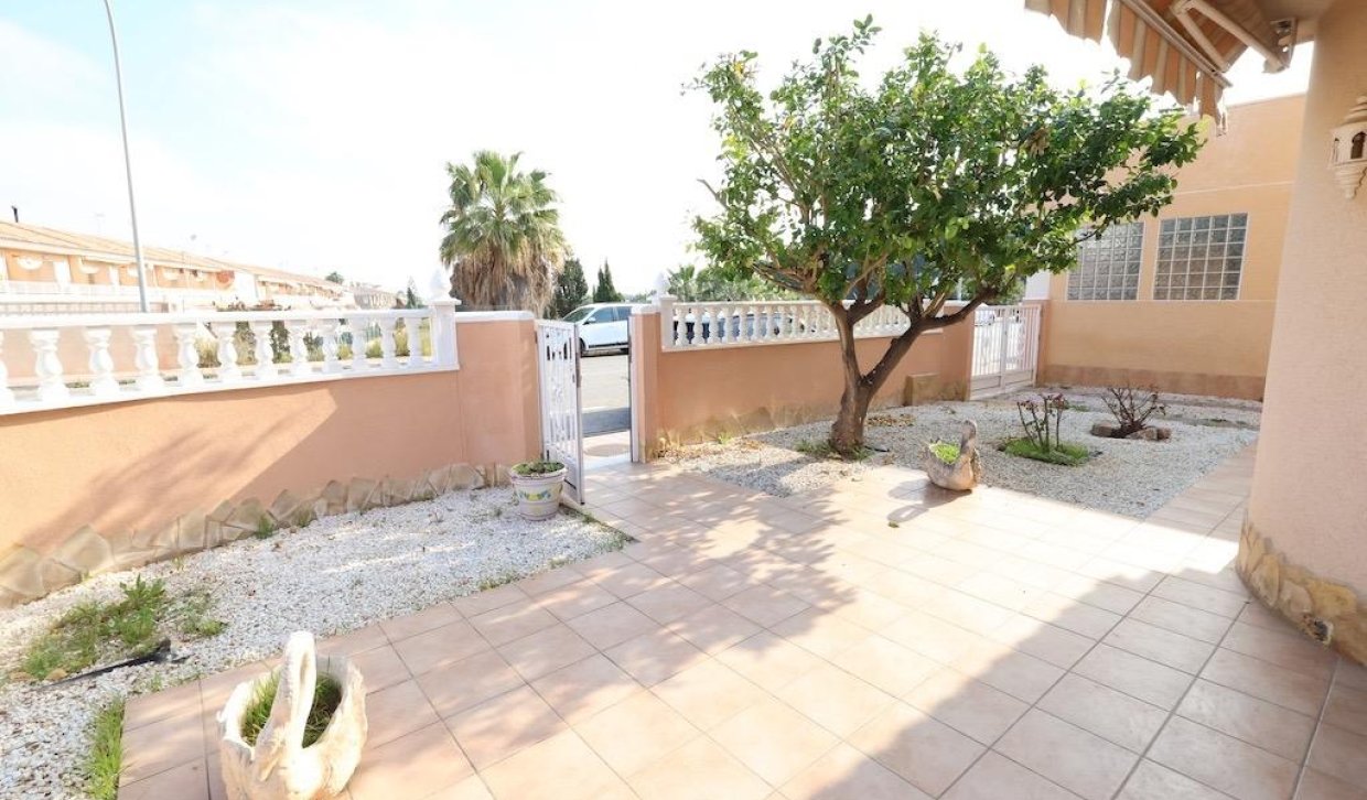Resale - Chalet - Torrevieja - Los Balcones - Los Altos del Edén