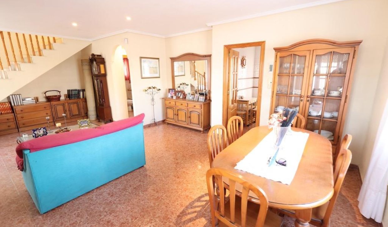 Resale - Chalet - Torrevieja - Los Balcones - Los Altos del Edén