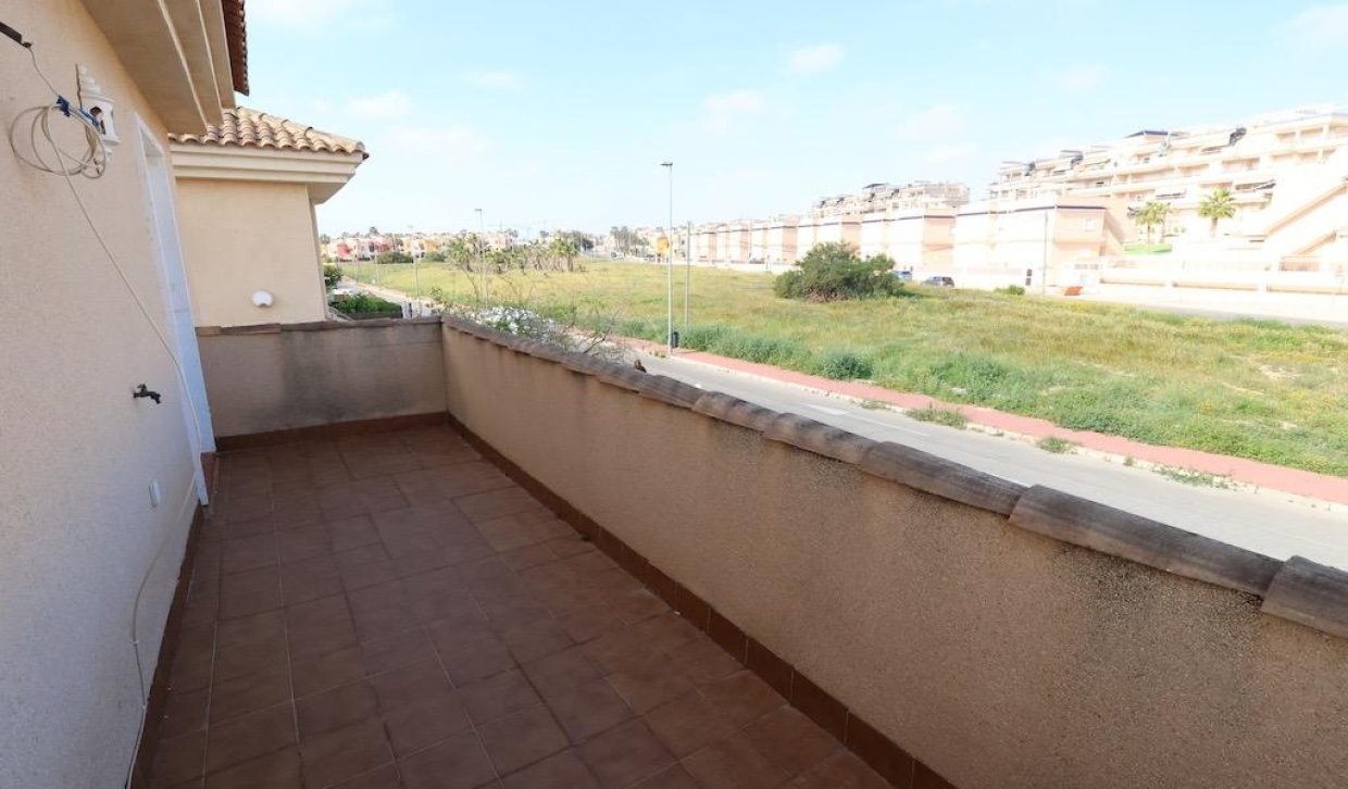 Resale - Chalet - Torrevieja - Los Balcones - Los Altos del Edén