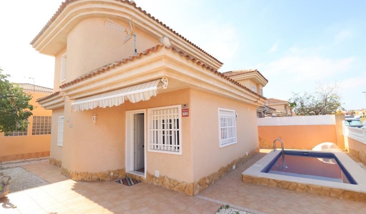 Resale - Chalet - Torrevieja - Los Balcones - Los Altos del Edén