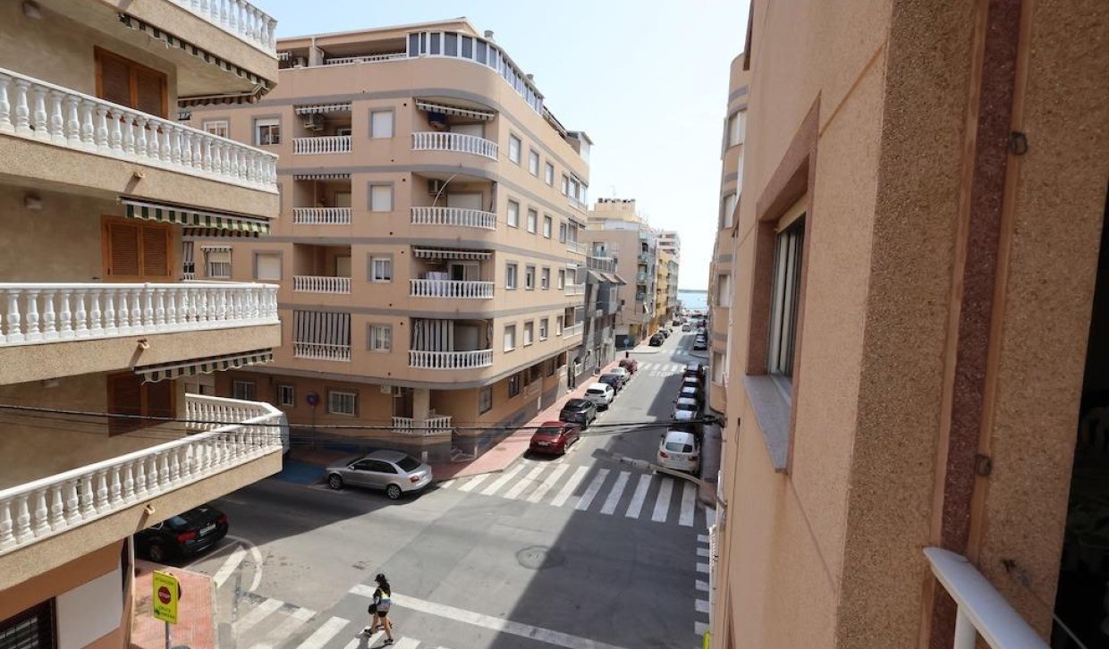 Resale - Apartment  - Torrevieja - Acequion