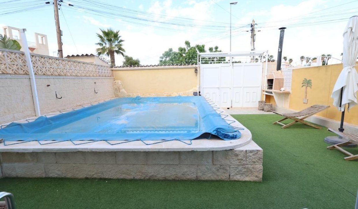 Resale - semi-detached house - Torrevieja - Torretas