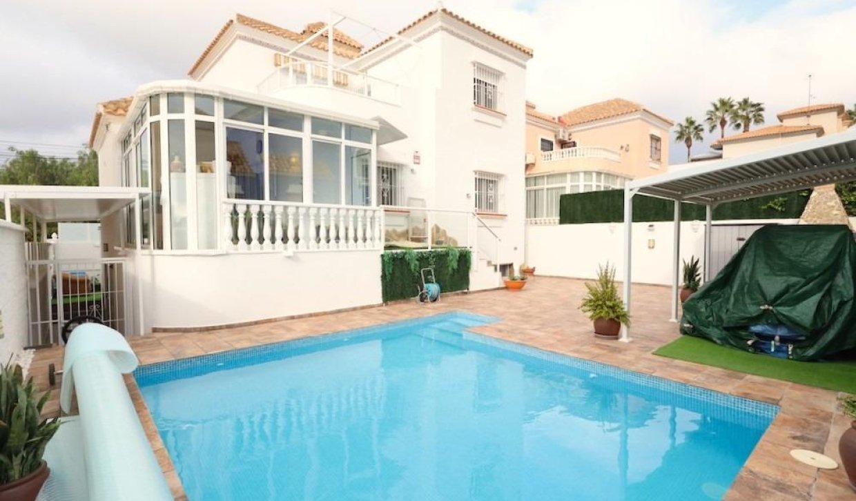 Segunda Mano - Villa - San Miguel de Salinas - Las filipinas