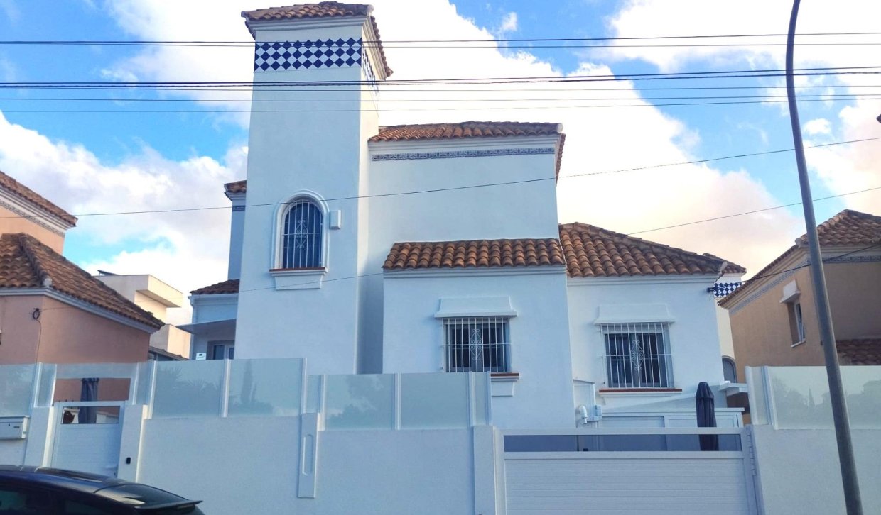 Segunda Mano - Villa - San Miguel de Salinas - Las filipinas