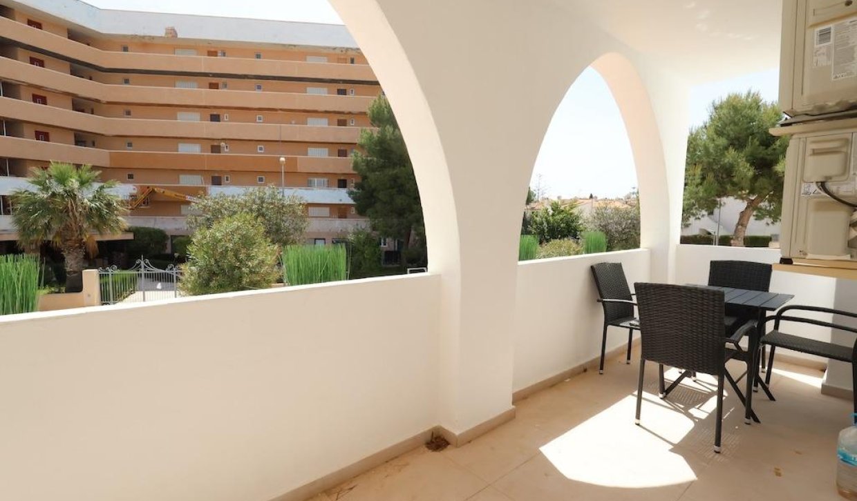 Resale - Upper floor bungalow - Orihuela Costa - La Zenia