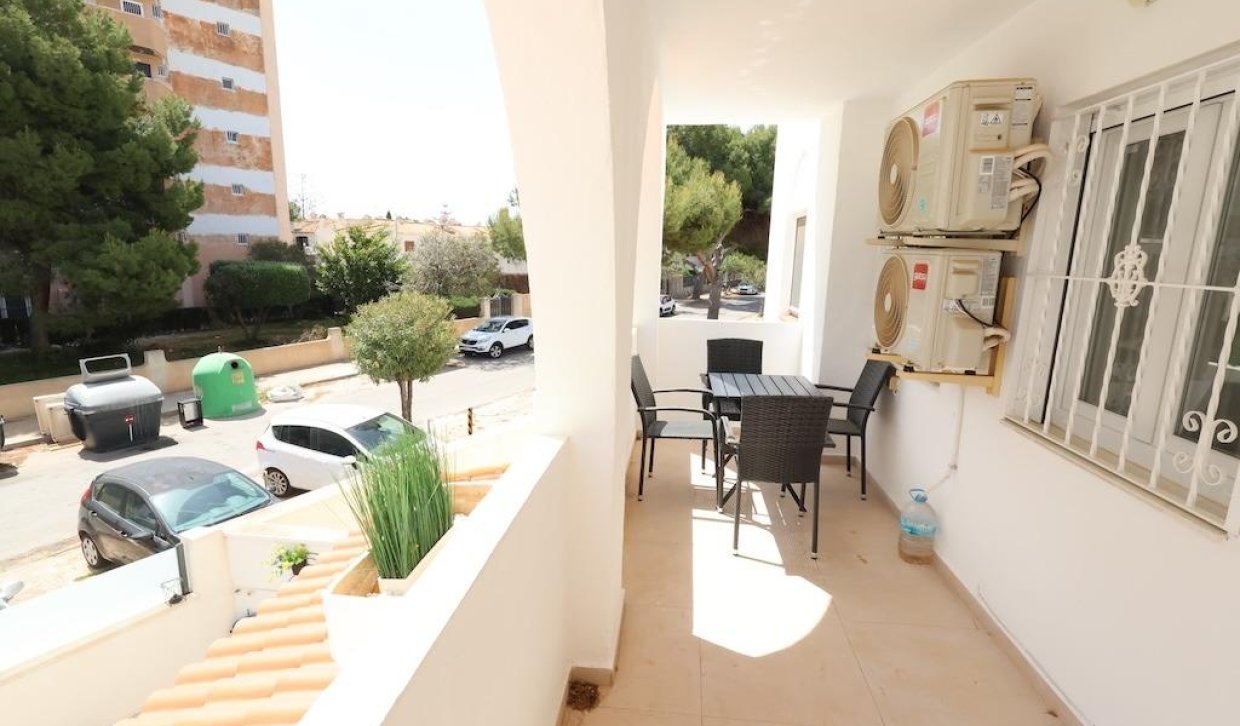 Resale - Upper floor bungalow - Orihuela Costa - La Zenia