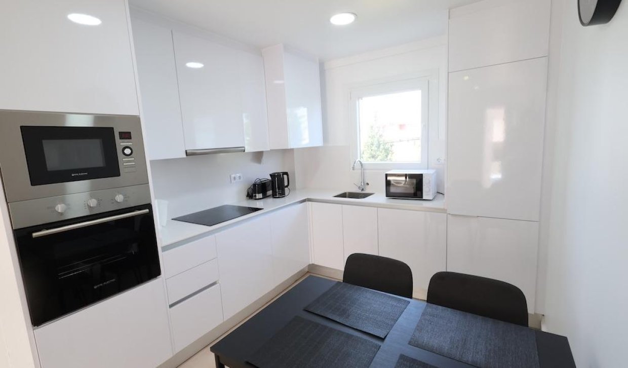 Resale - Upper floor bungalow - Orihuela Costa - La Zenia