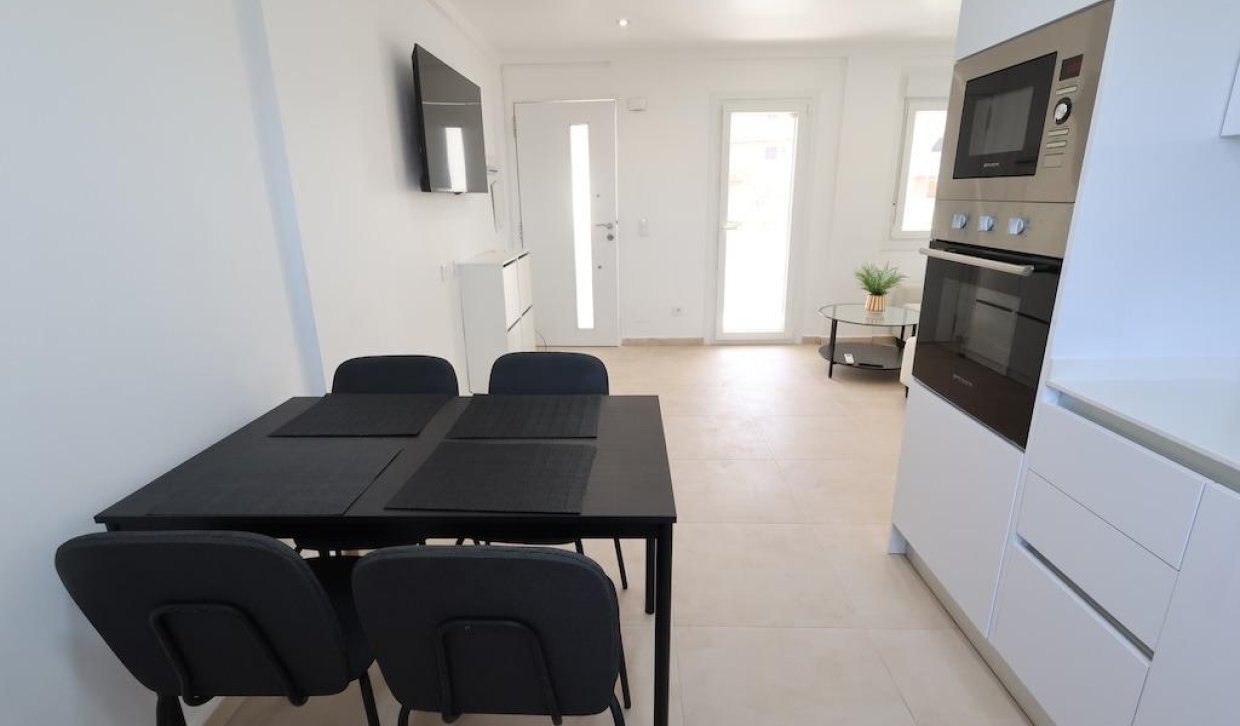 Resale - Upper floor bungalow - Orihuela Costa - La Zenia