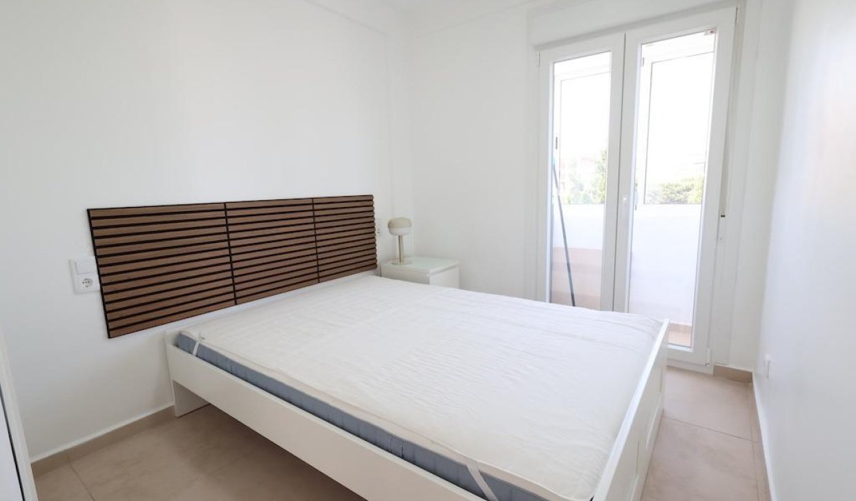 Resale - Upper floor bungalow - Orihuela Costa - La Zenia
