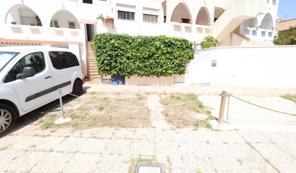 Resale - Upper floor bungalow - Orihuela Costa - La Zenia