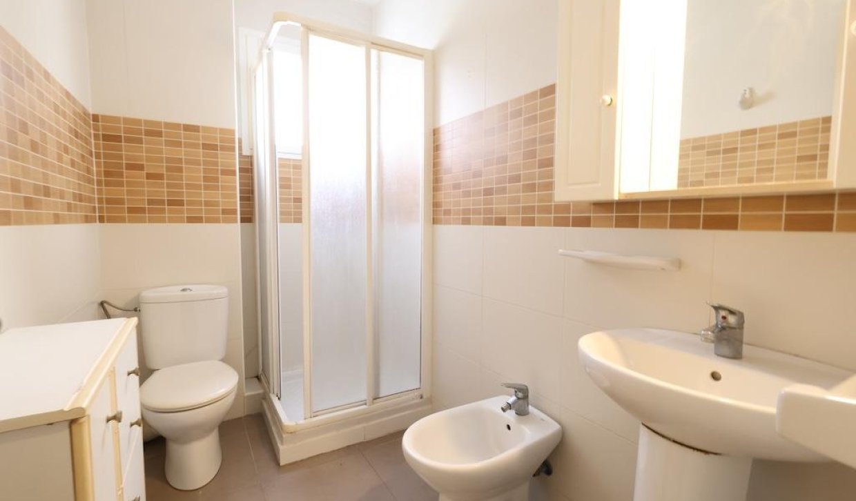 Odsprzedaż - Mieszkanie w bloku - Torrevieja - torrevieja