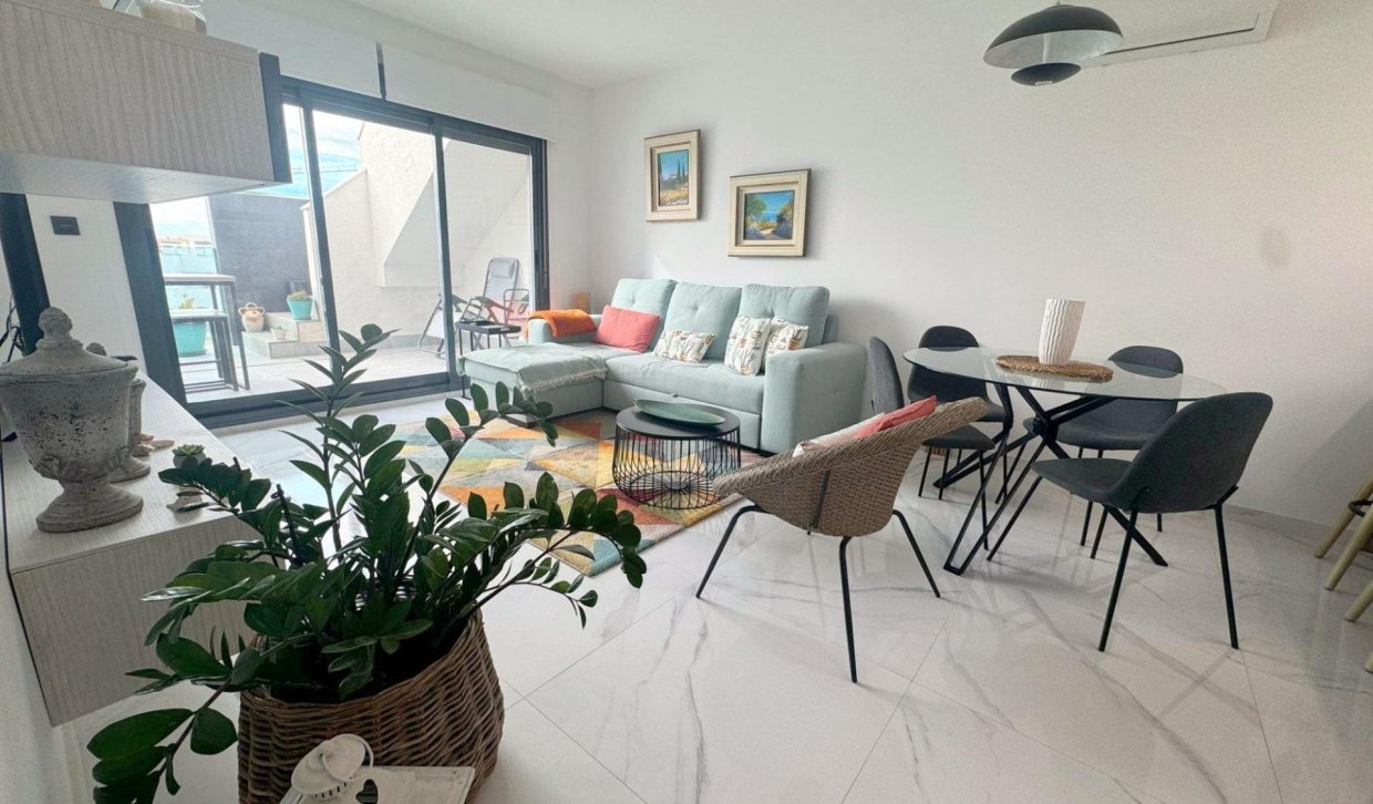 Resale - Upper floor bungalow - Guardamar del Segura - EL RASO