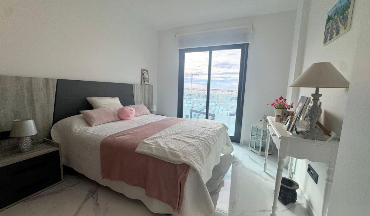 Resale - Upper floor bungalow - Guardamar del Segura - EL RASO