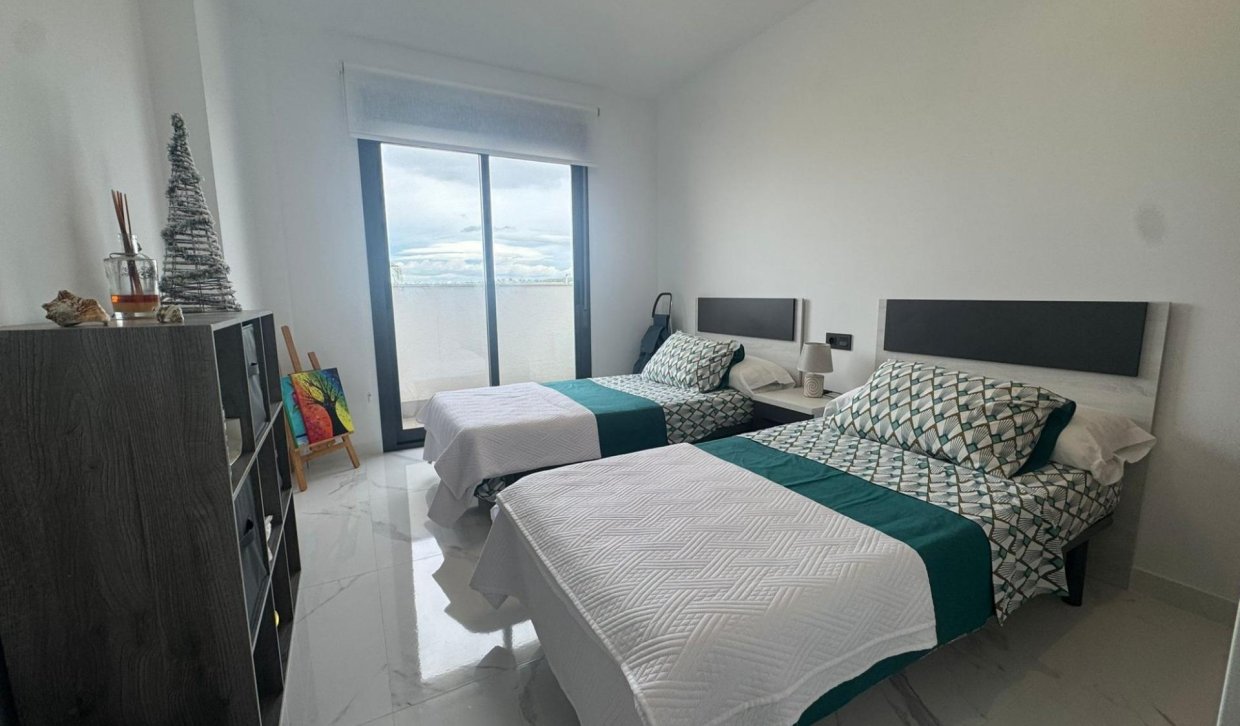 Resale - Upper floor bungalow - Guardamar del Segura - EL RASO