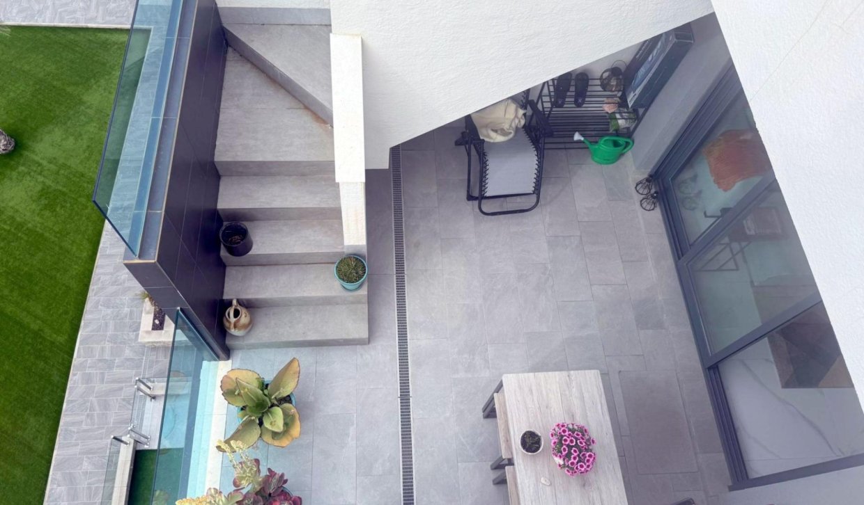 Resale - Upper floor bungalow - Guardamar del Segura - EL RASO