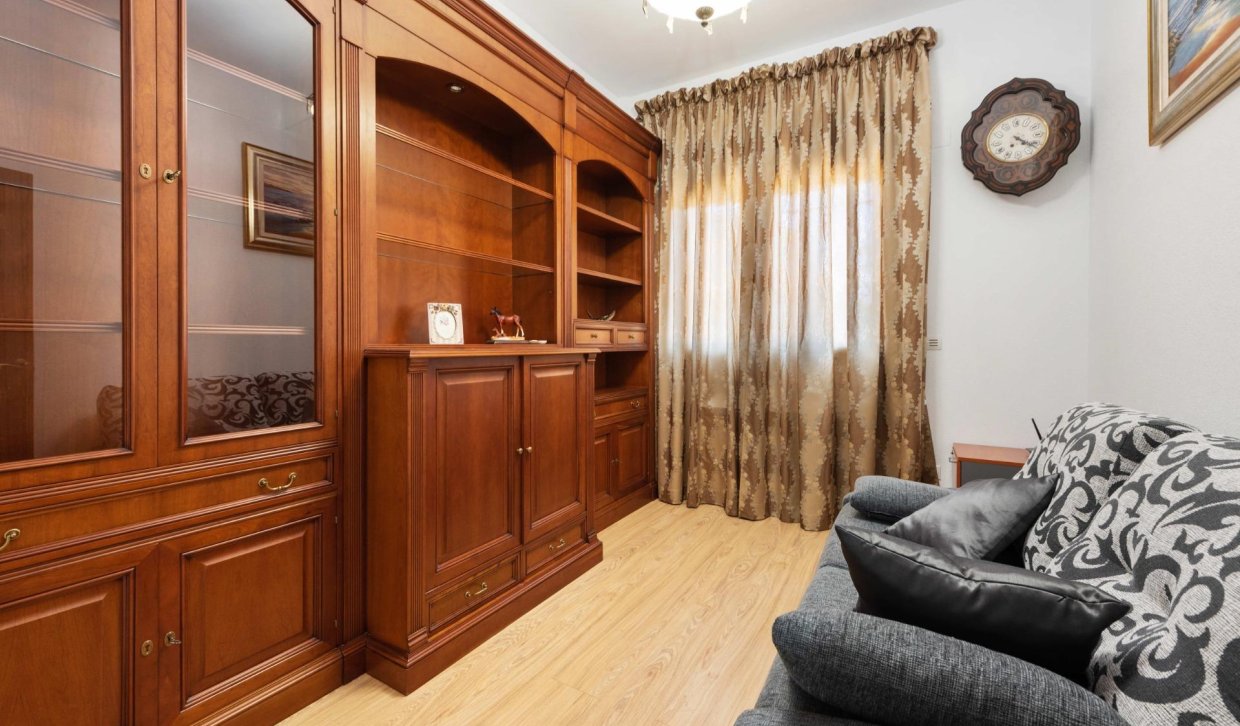 Odsprzedaż - Villa - Orihuela Costa - Campoamor