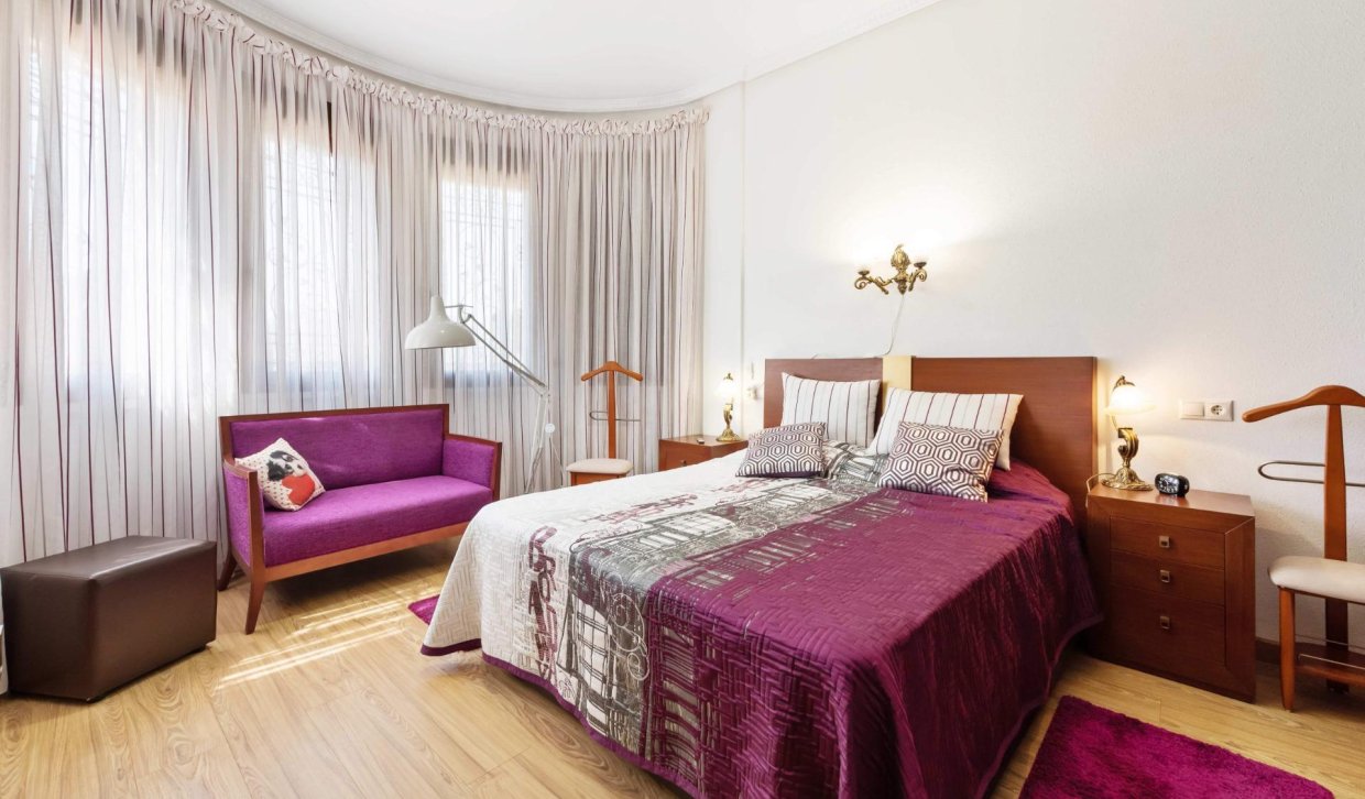 Odsprzedaż - Villa - Orihuela Costa - Campoamor