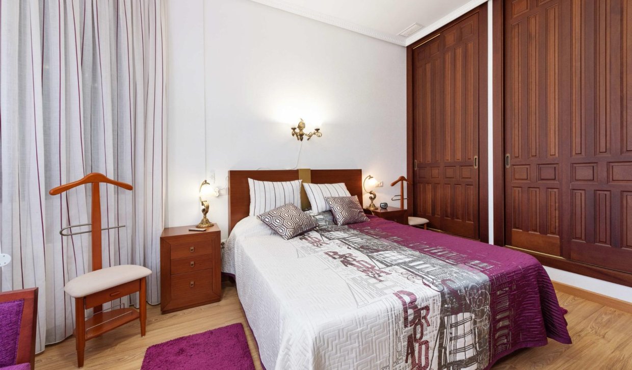 Odsprzedaż - Villa - Orihuela Costa - Campoamor