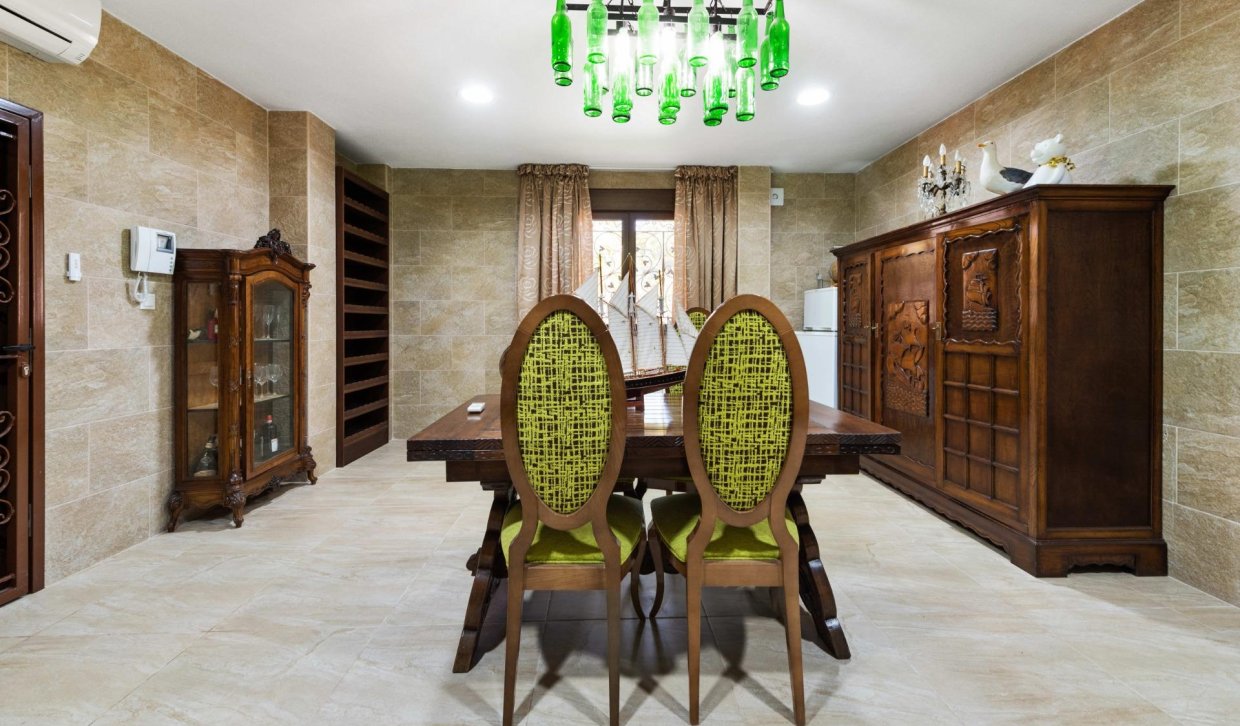 Odsprzedaż - Villa - Orihuela Costa - Campoamor
