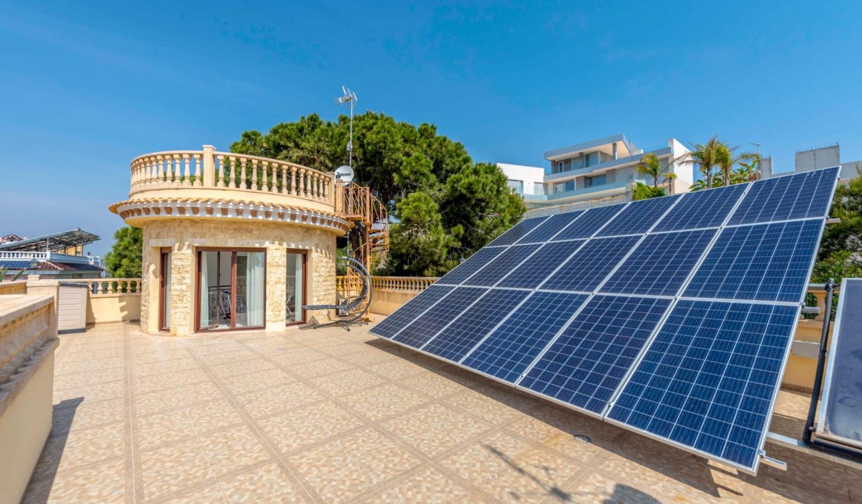 Odsprzedaż - Villa - Orihuela Costa - Campoamor