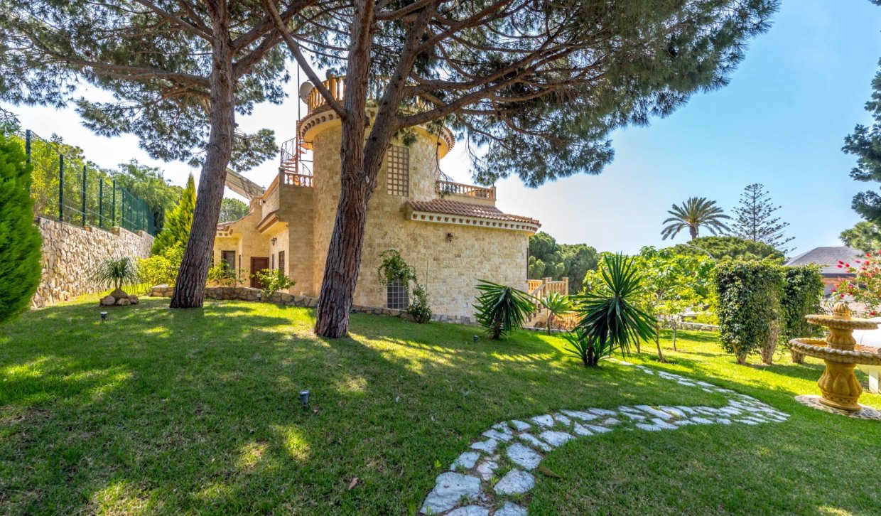 Odsprzedaż - Villa - Orihuela Costa - Campoamor