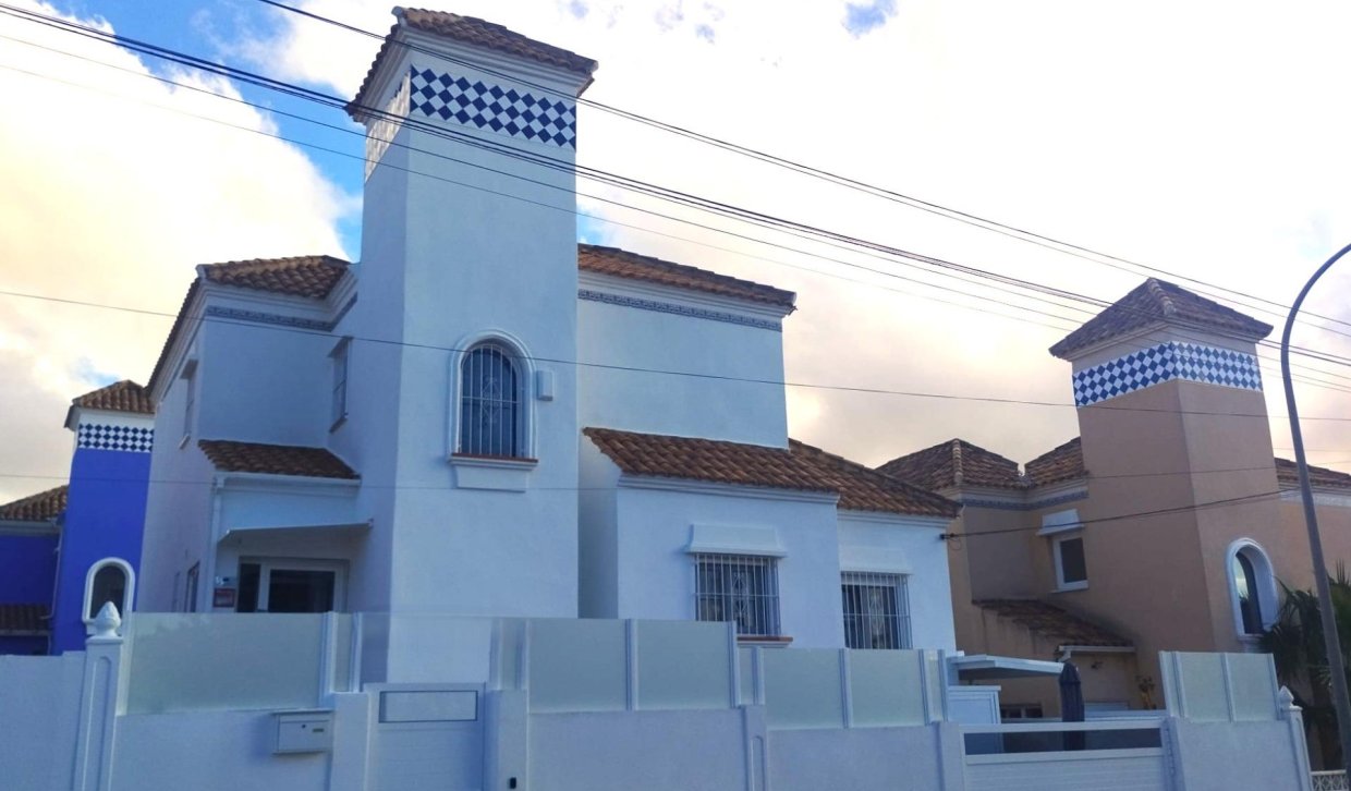 Segunda Mano - Villa - San Miguel de Salinas - Las filipinas