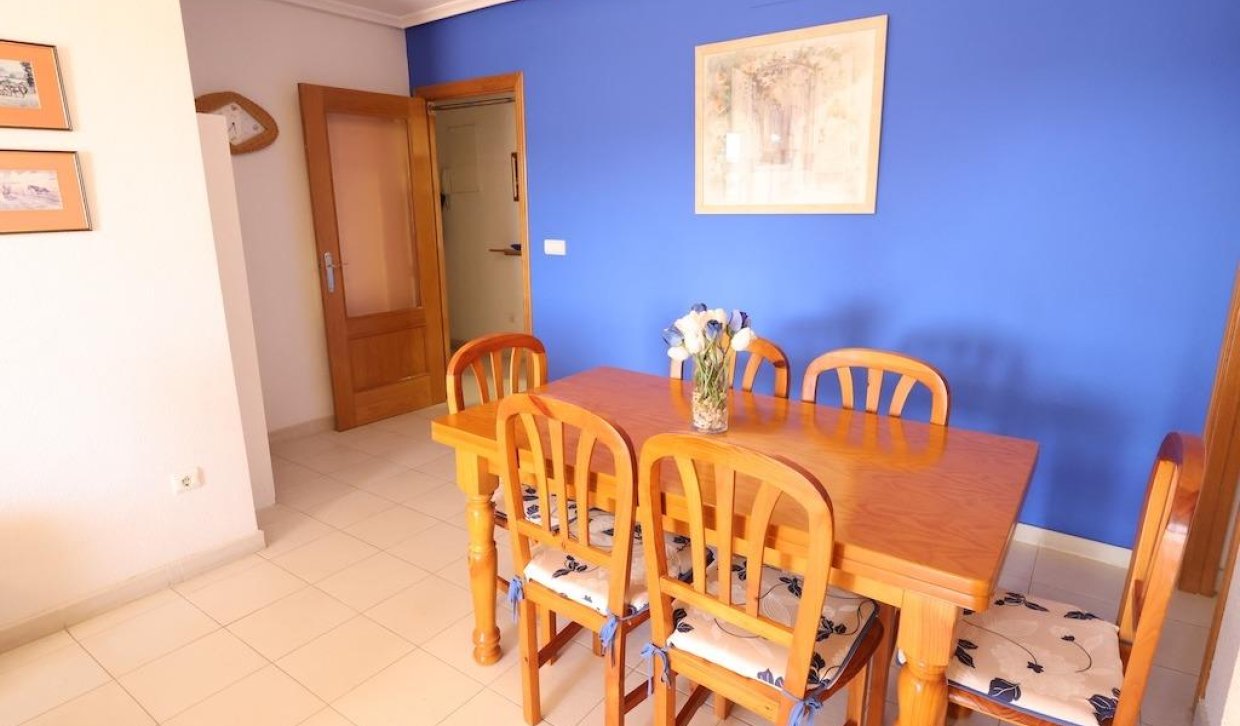 Wynajem długoterminowy - Mieszkanie w bloku - Orihuela Costa - Campoamor