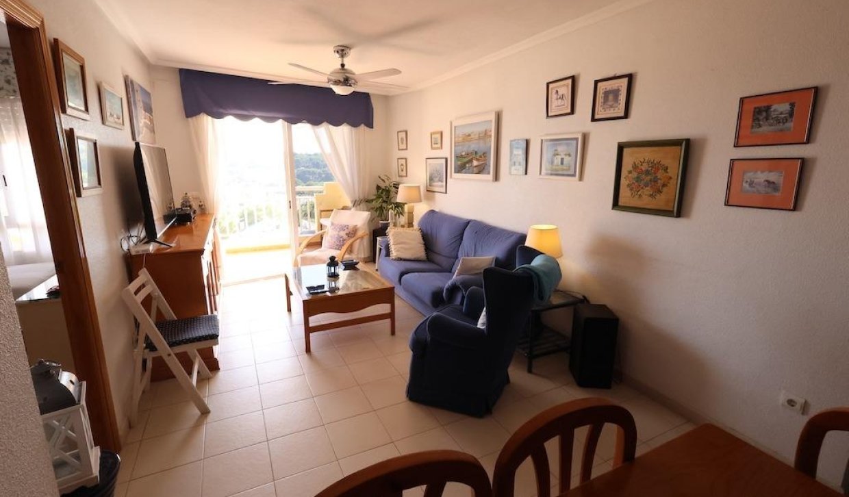 Wynajem długoterminowy - Mieszkanie w bloku - Orihuela Costa - Campoamor