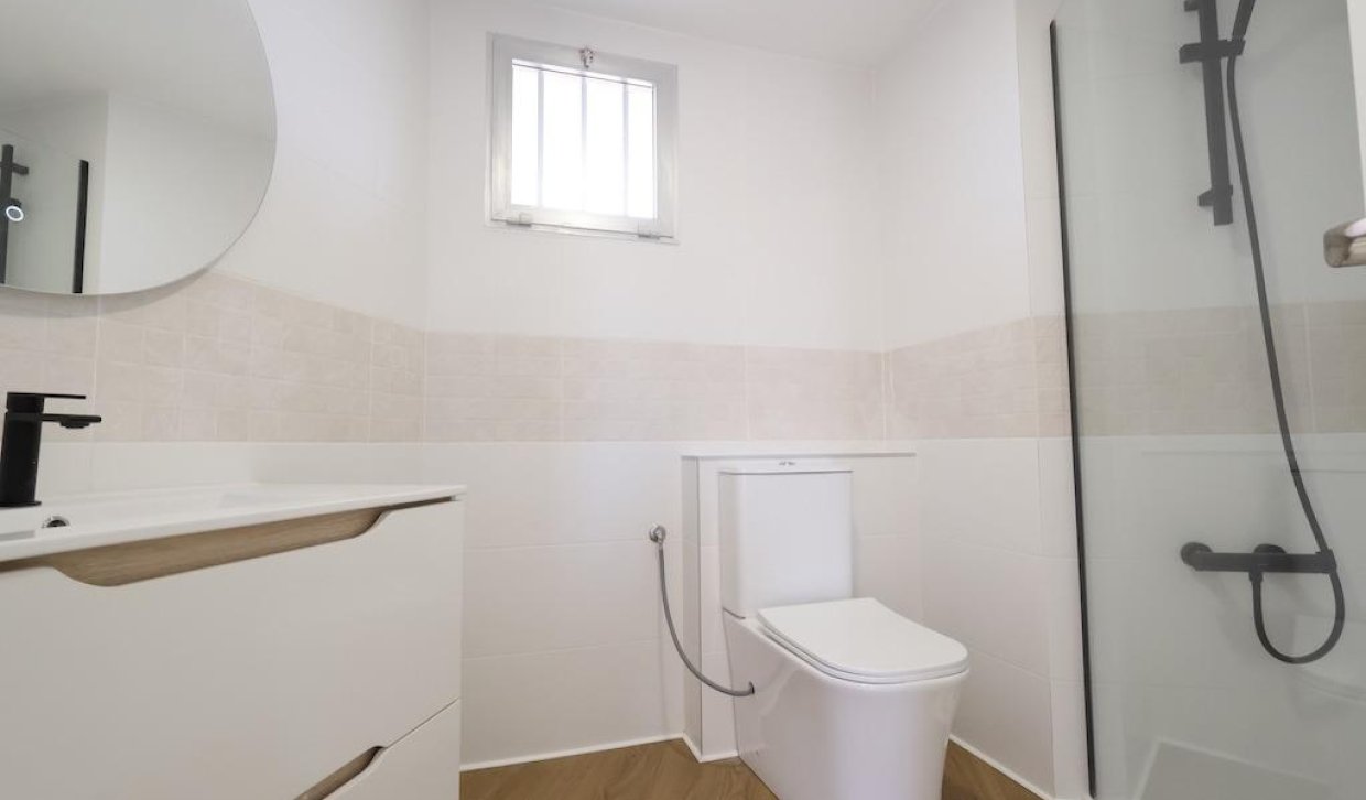 Resale - Apartment  - Orihuela Costa - La Zenia