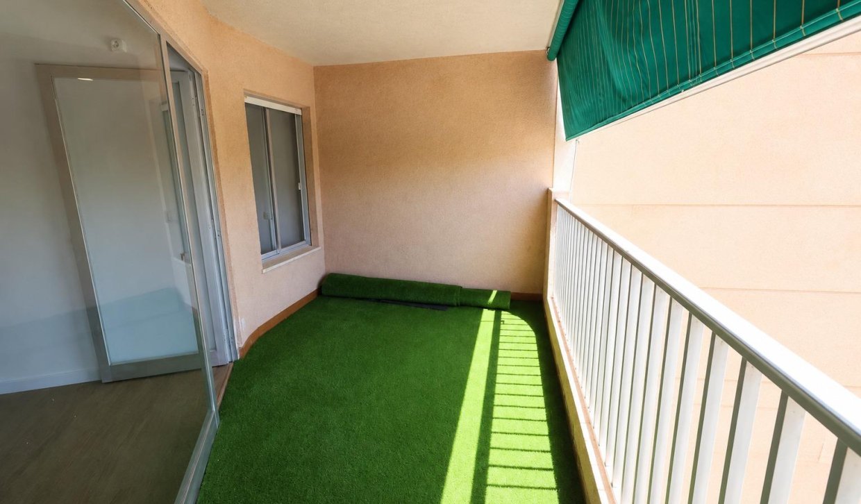 Resale - Apartment  - Orihuela Costa - La Zenia