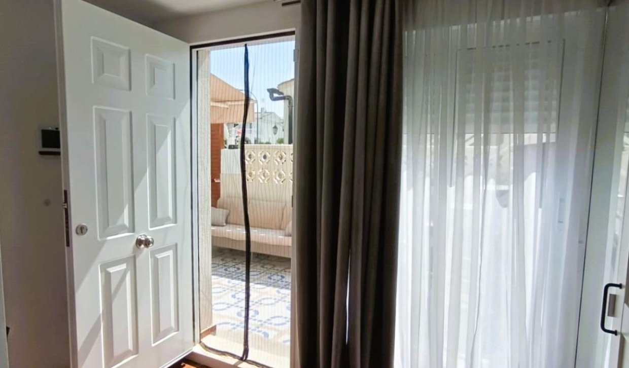 Resale - Bungalow - Torrevieja - La Siesta - El Salado - Torreta