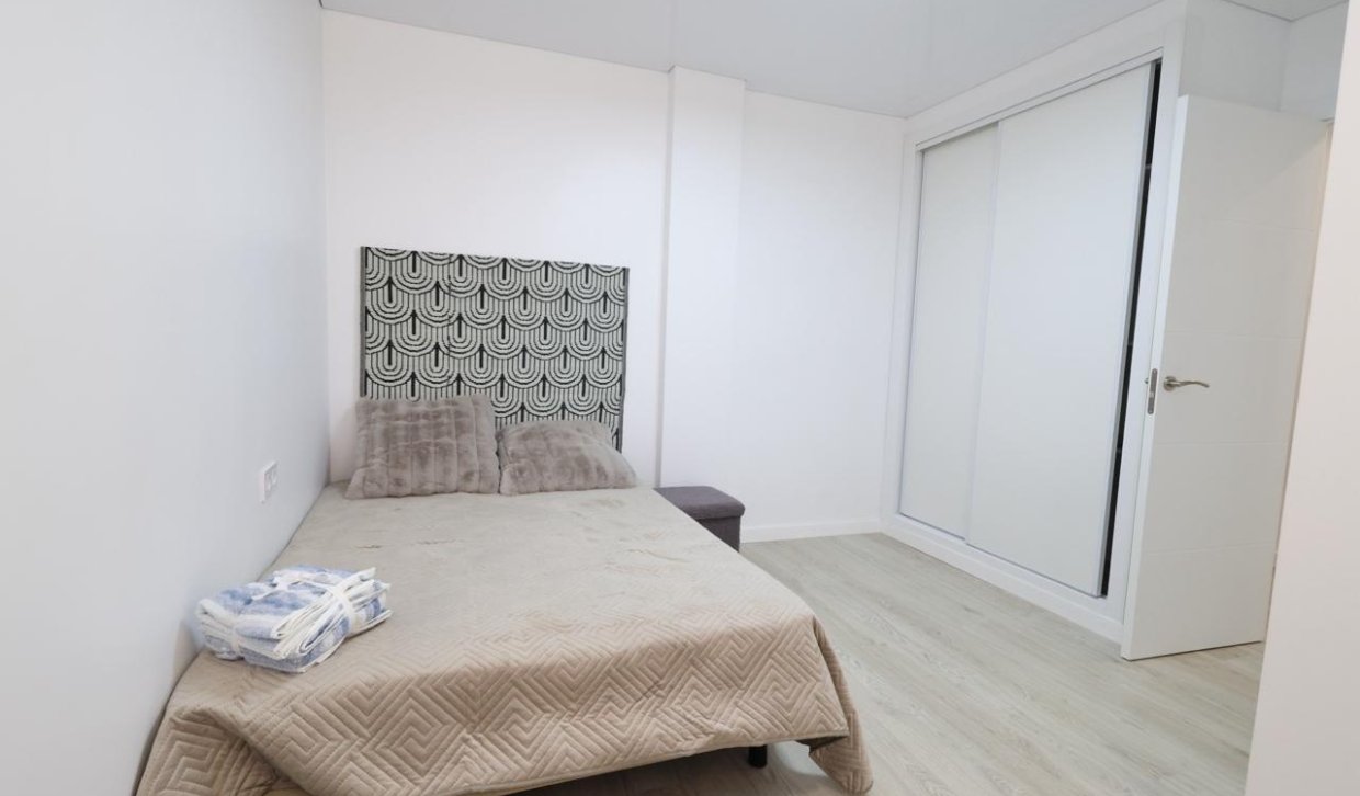 Segunda Mano - Apartamento  - Torrevieja - Acequion