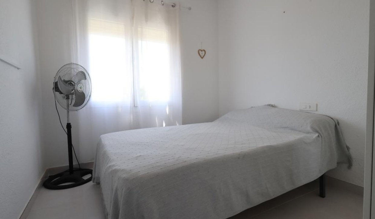 Wynajem długoterminowy - Mieszkanie w bloku - Orihuela Costa - Campoamor
