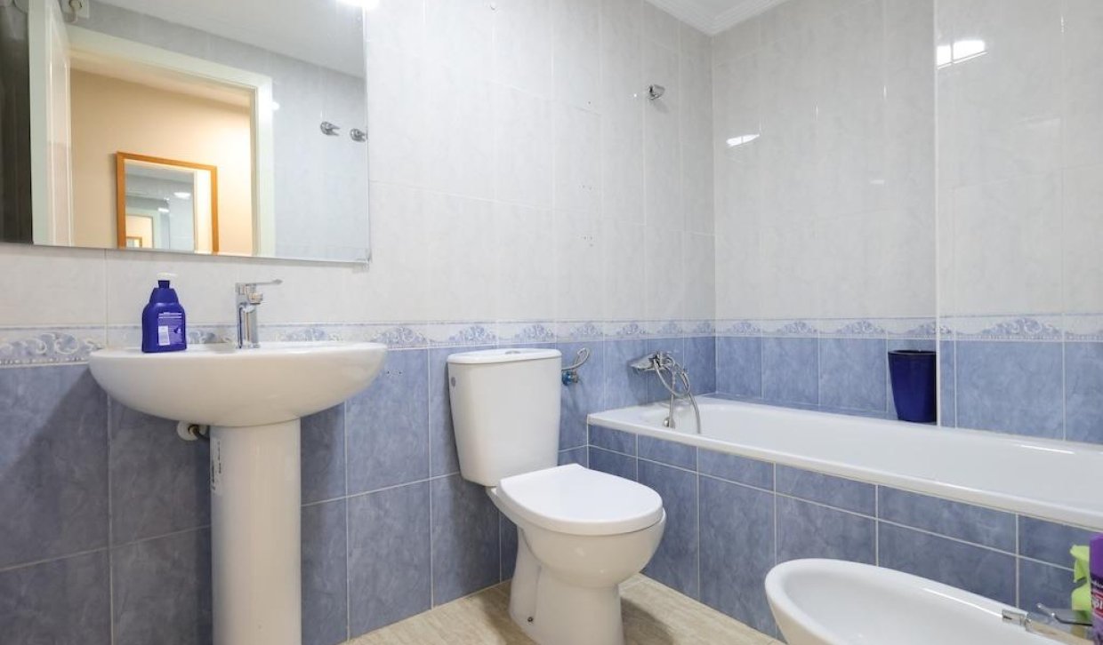 Wynajem długoterminowy - Mieszkanie w bloku - Orihuela Costa - Altos de Campoamor