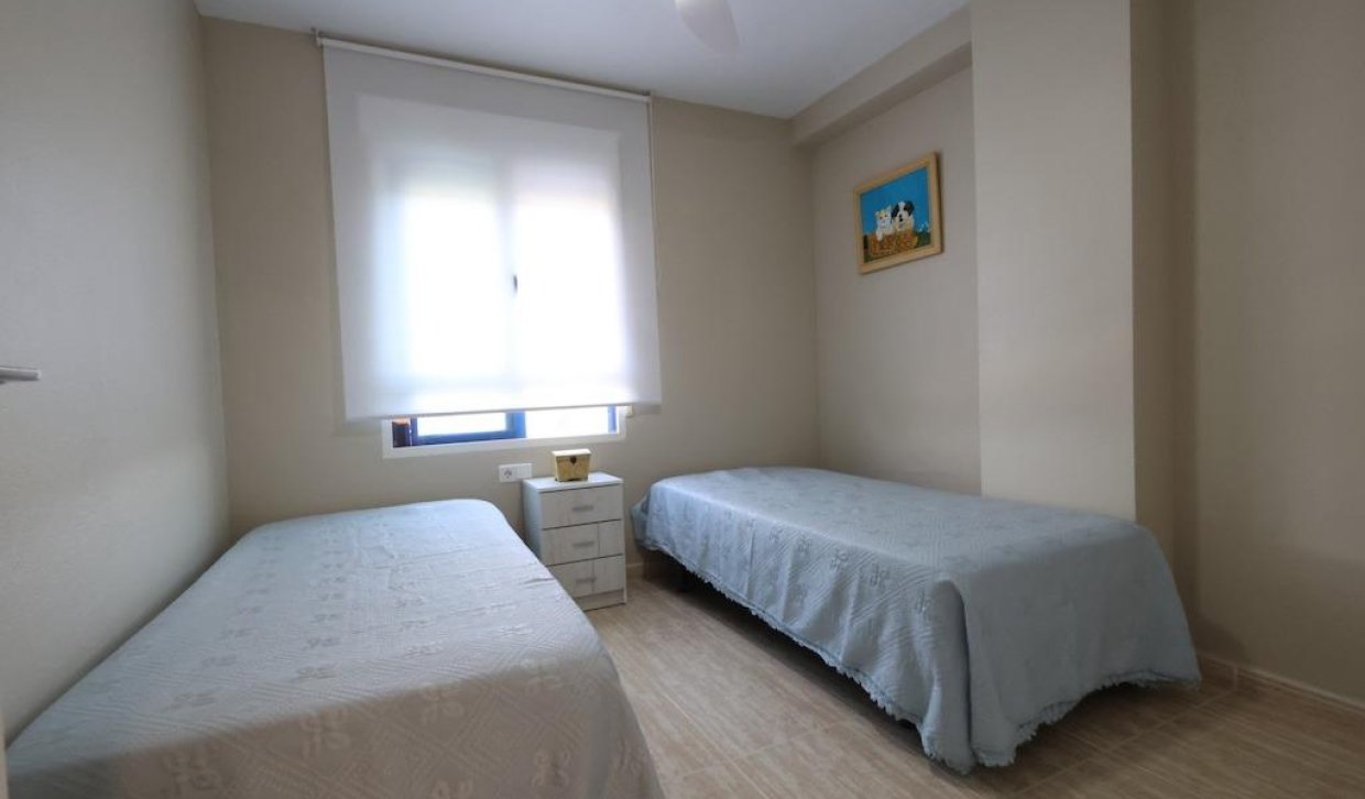 Wynajem długoterminowy - Mieszkanie w bloku - Orihuela Costa - Altos de Campoamor