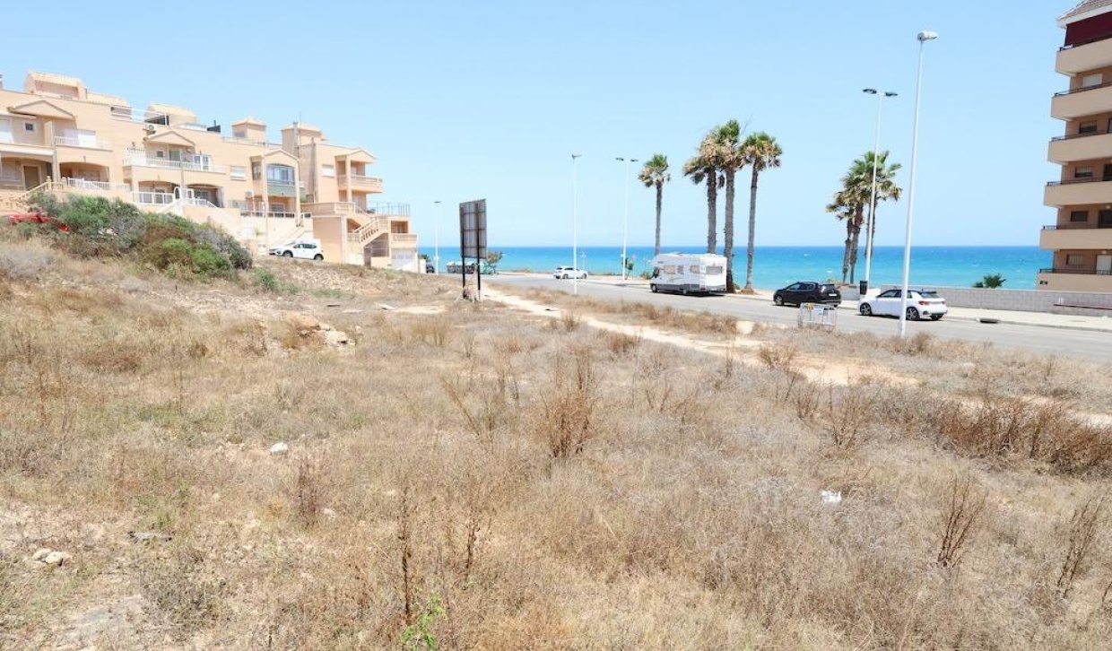 Resale - Plot / Land - Torrevieja - Cabo Cervera
